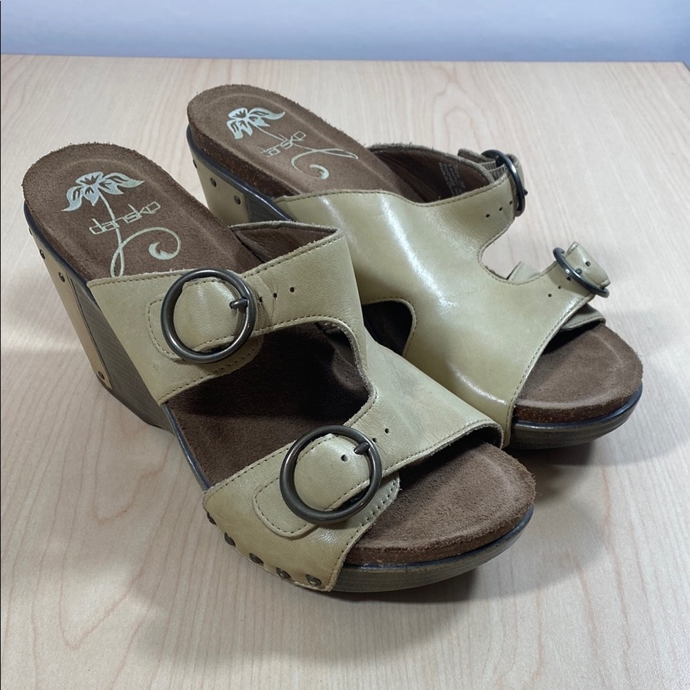 Dansko Fern Tan and Brown Wedge Shoes with Comfort Design